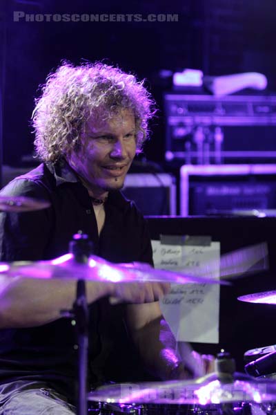 FUGO - 2011-04-01 - PARIS - La Maroquinerie - 